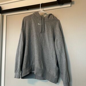 Nike Women’s Sweatshirt! Size large. Lightly worn!
